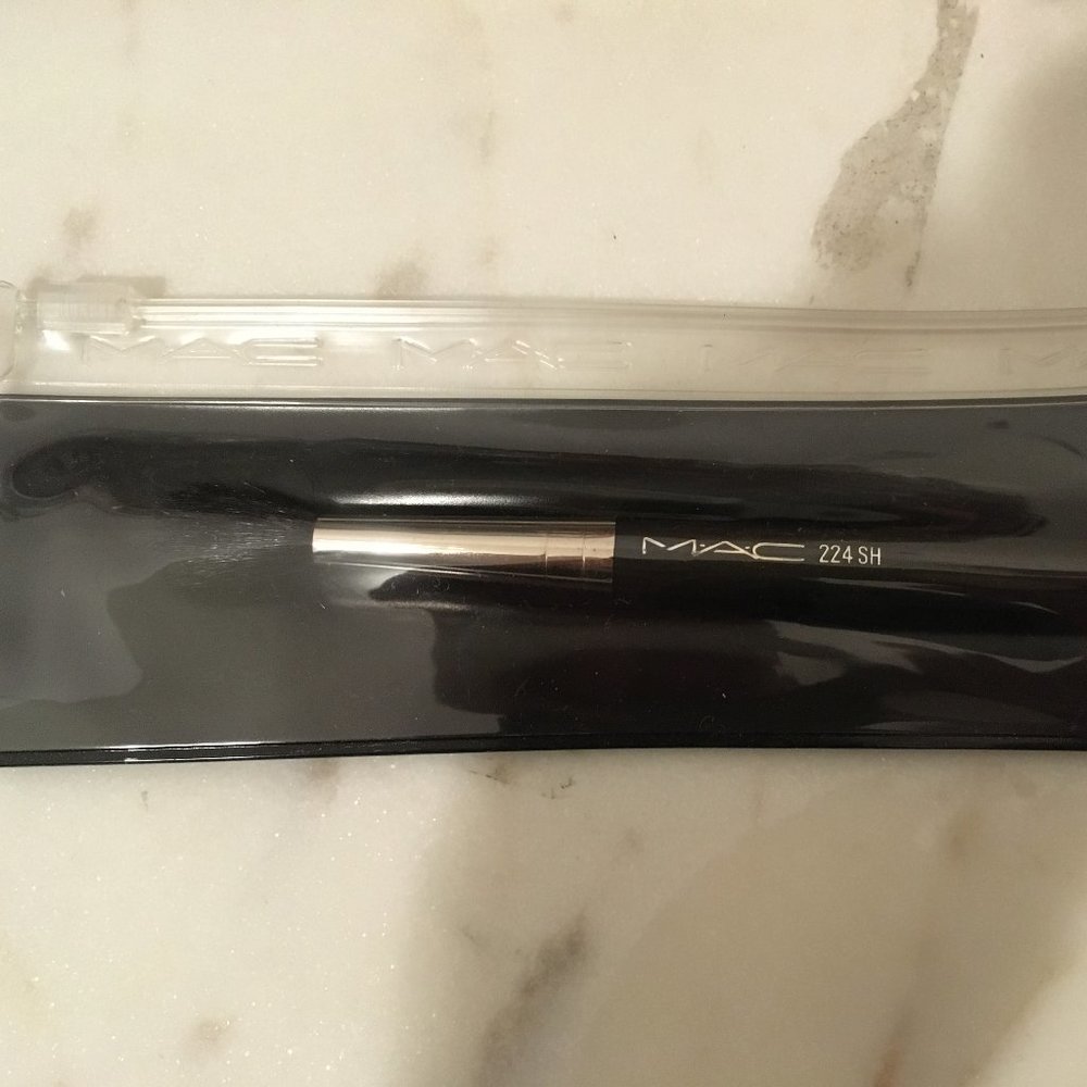 Brand New RARE MAC 224SH Brush (Non-Synthetic)